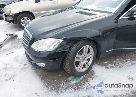 2007 Mercedes-Benz S 550 4Matic z USA, uszkodzony, nr VIN WDDNG86X87A137895